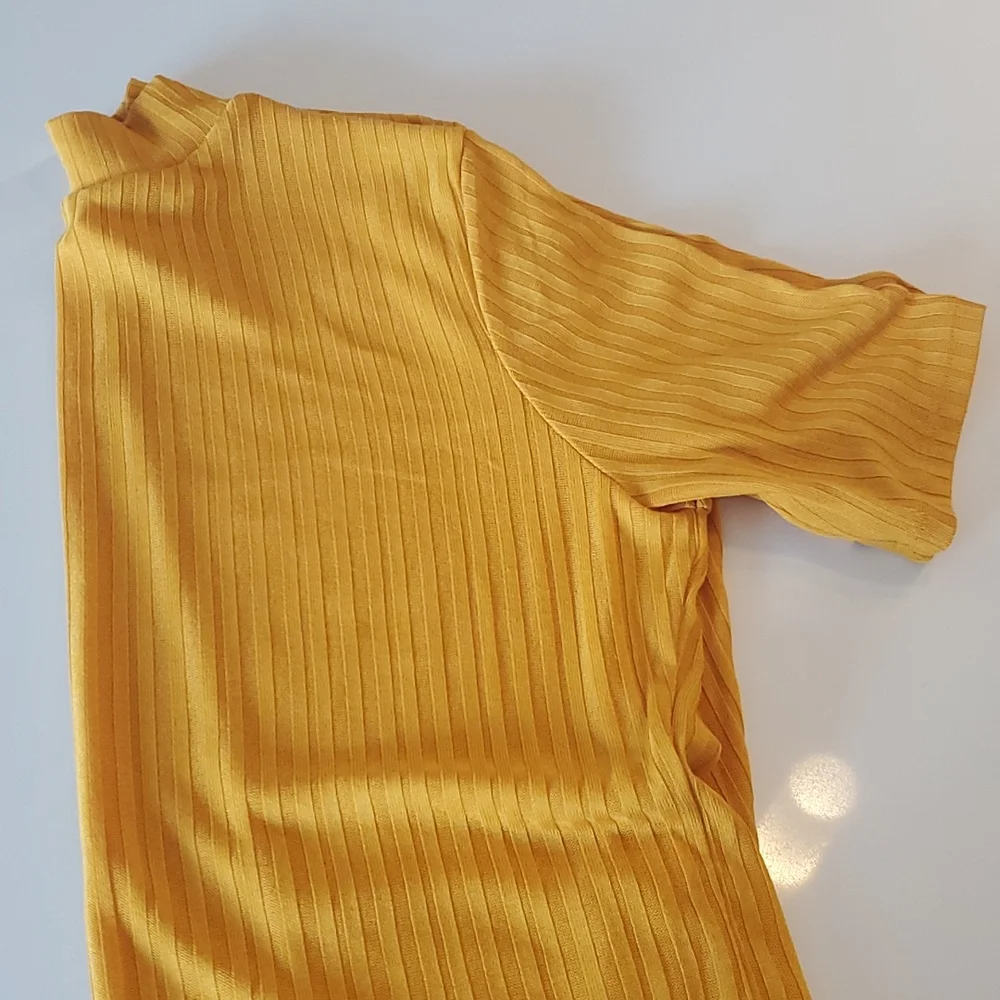 H&M Ribbed Tee - Picture 4 of 4